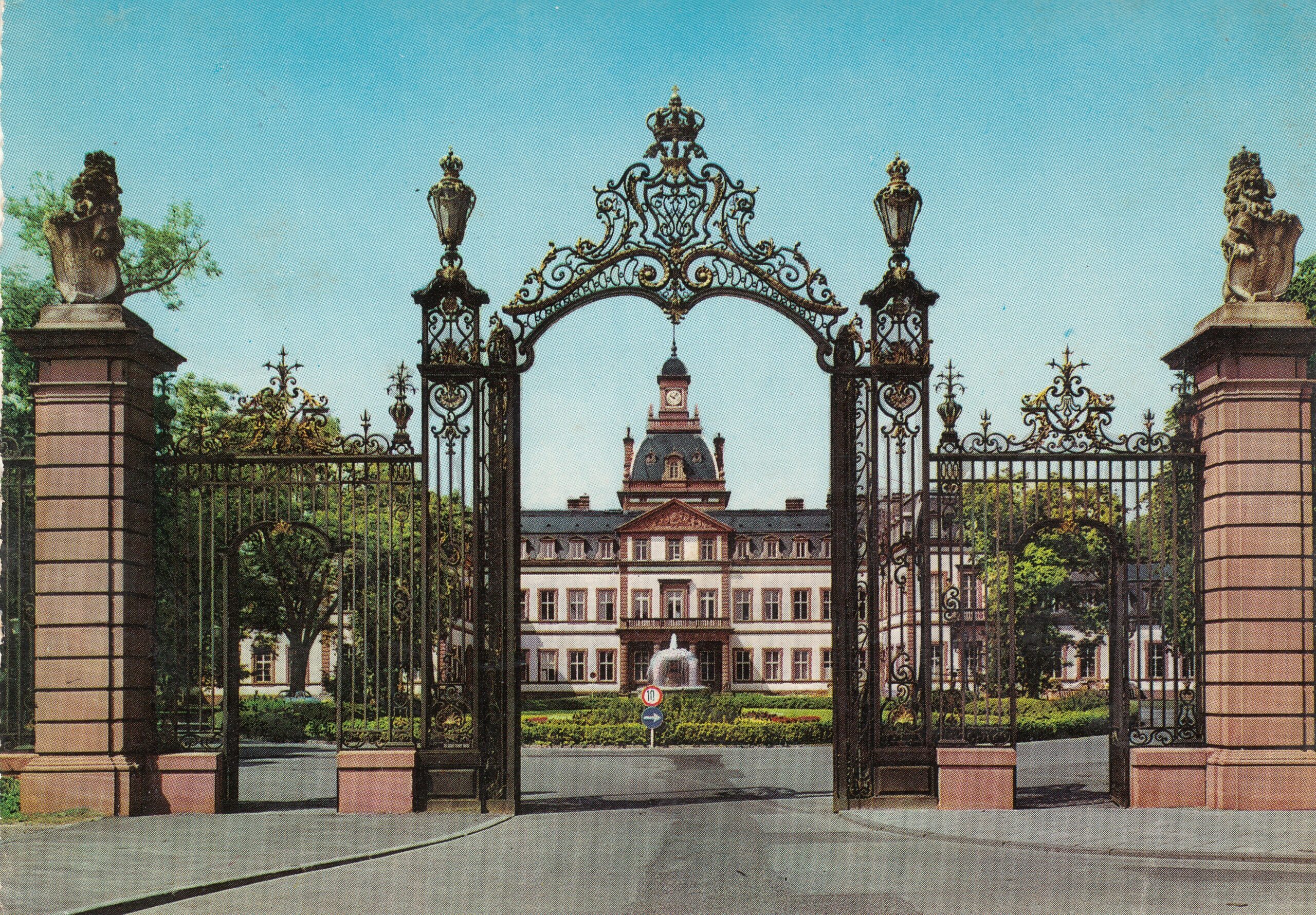 1.325- 4 Kruger Postcard Germany Hanau