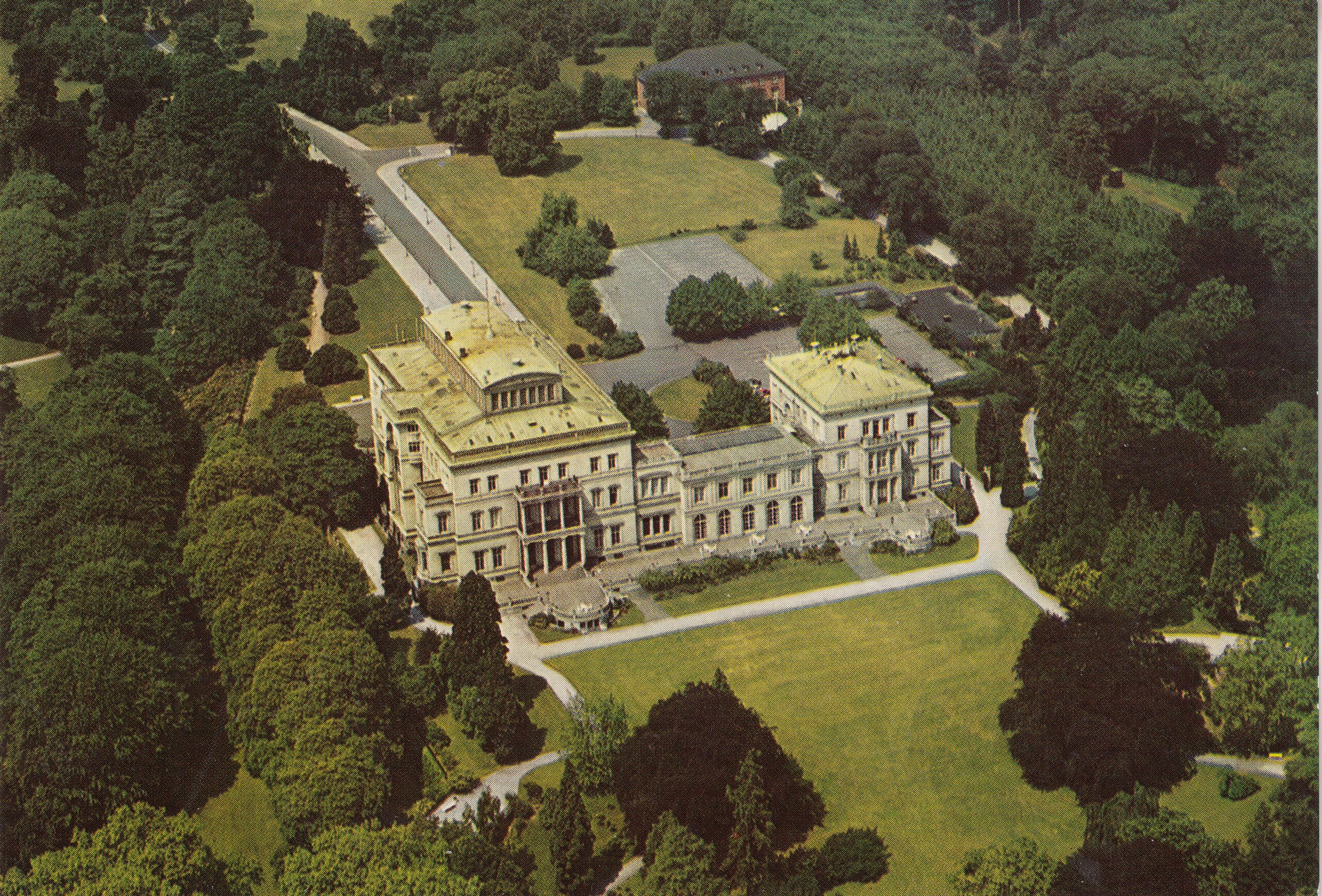 0.977-103.31 Krüger Postcard Germany Essen