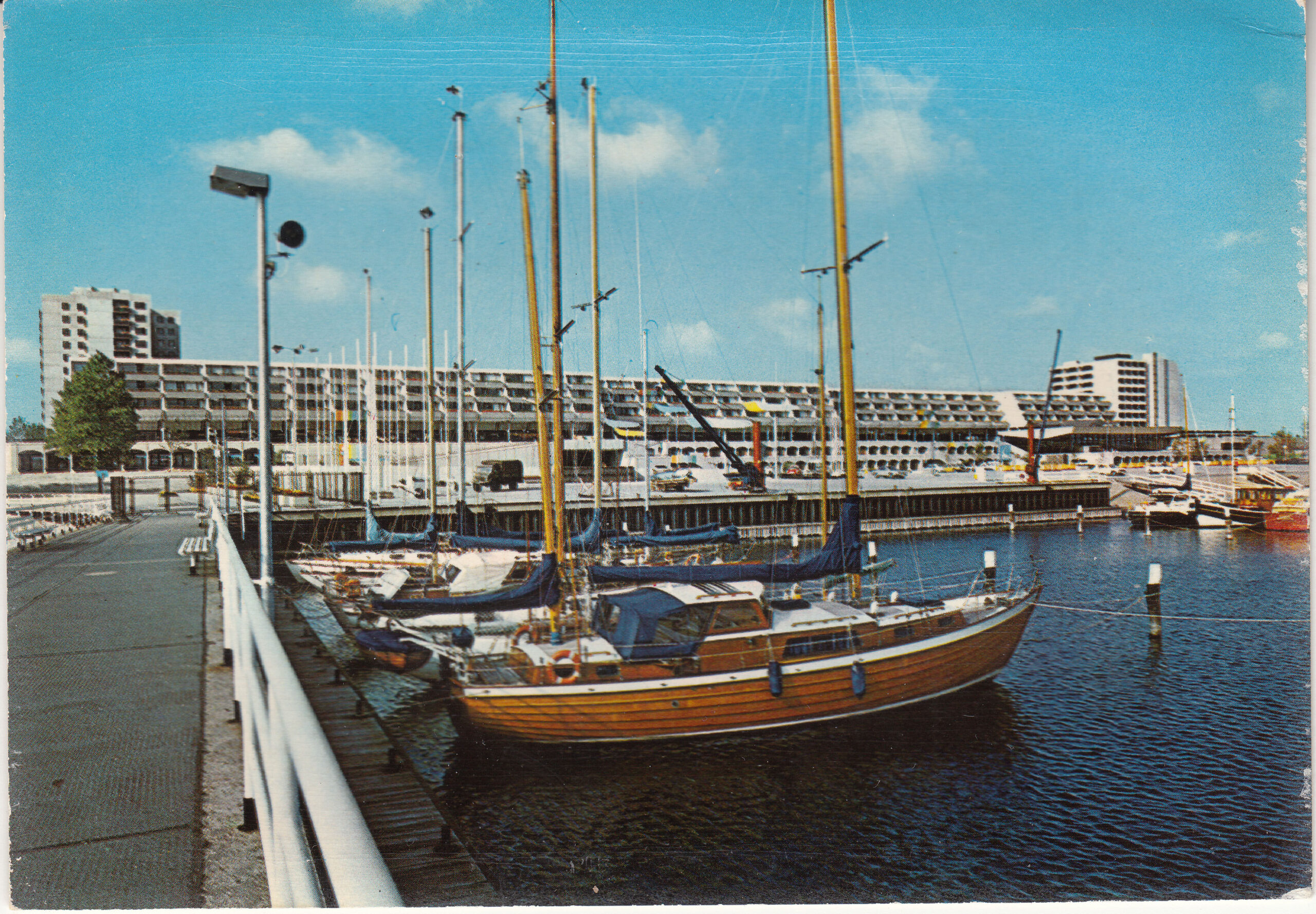 0.983-102 Krüger Postcard Germany Kiel