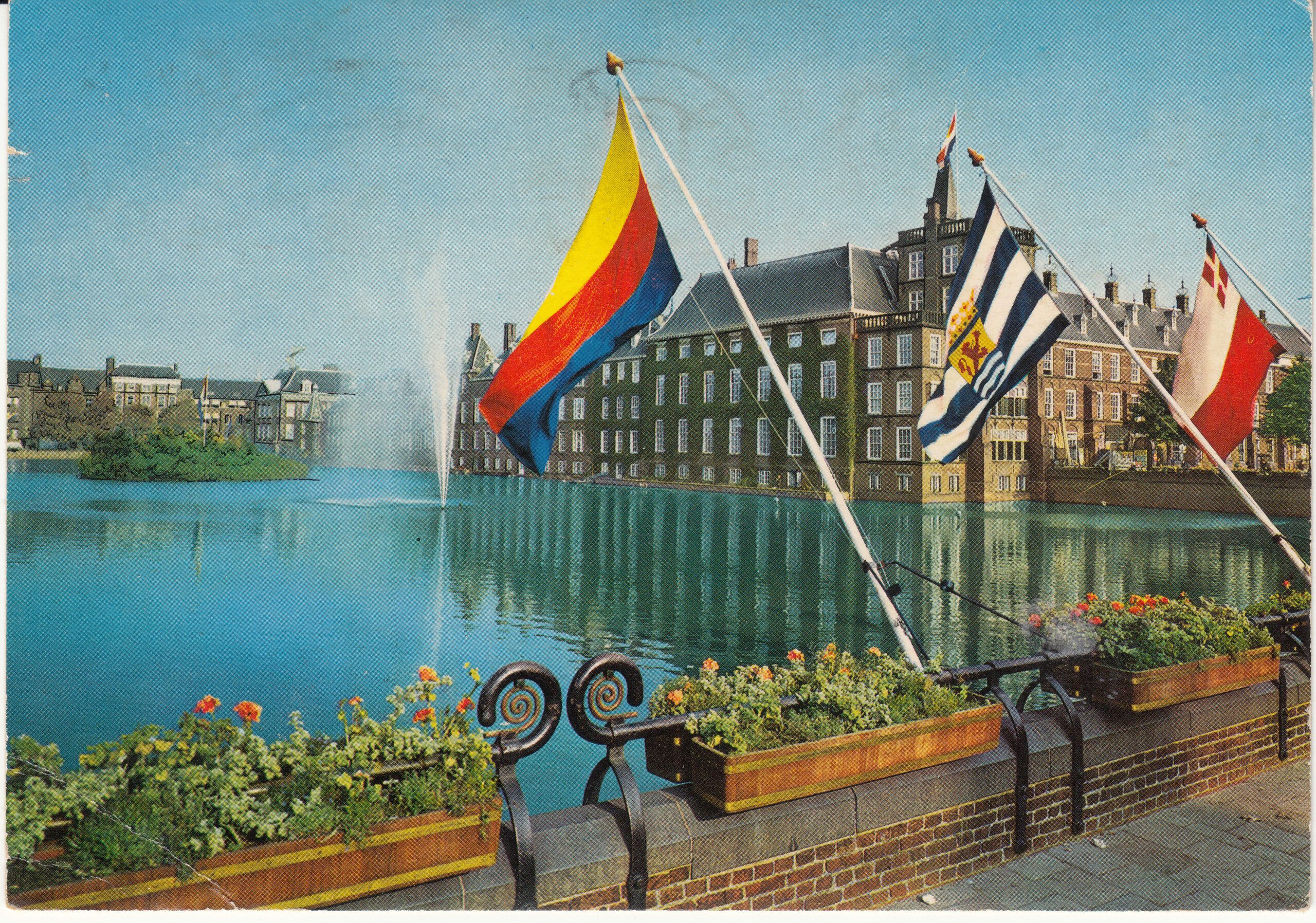 0.966- 17 Sleding Postcard Netherlands-Holland S.Gravenhage