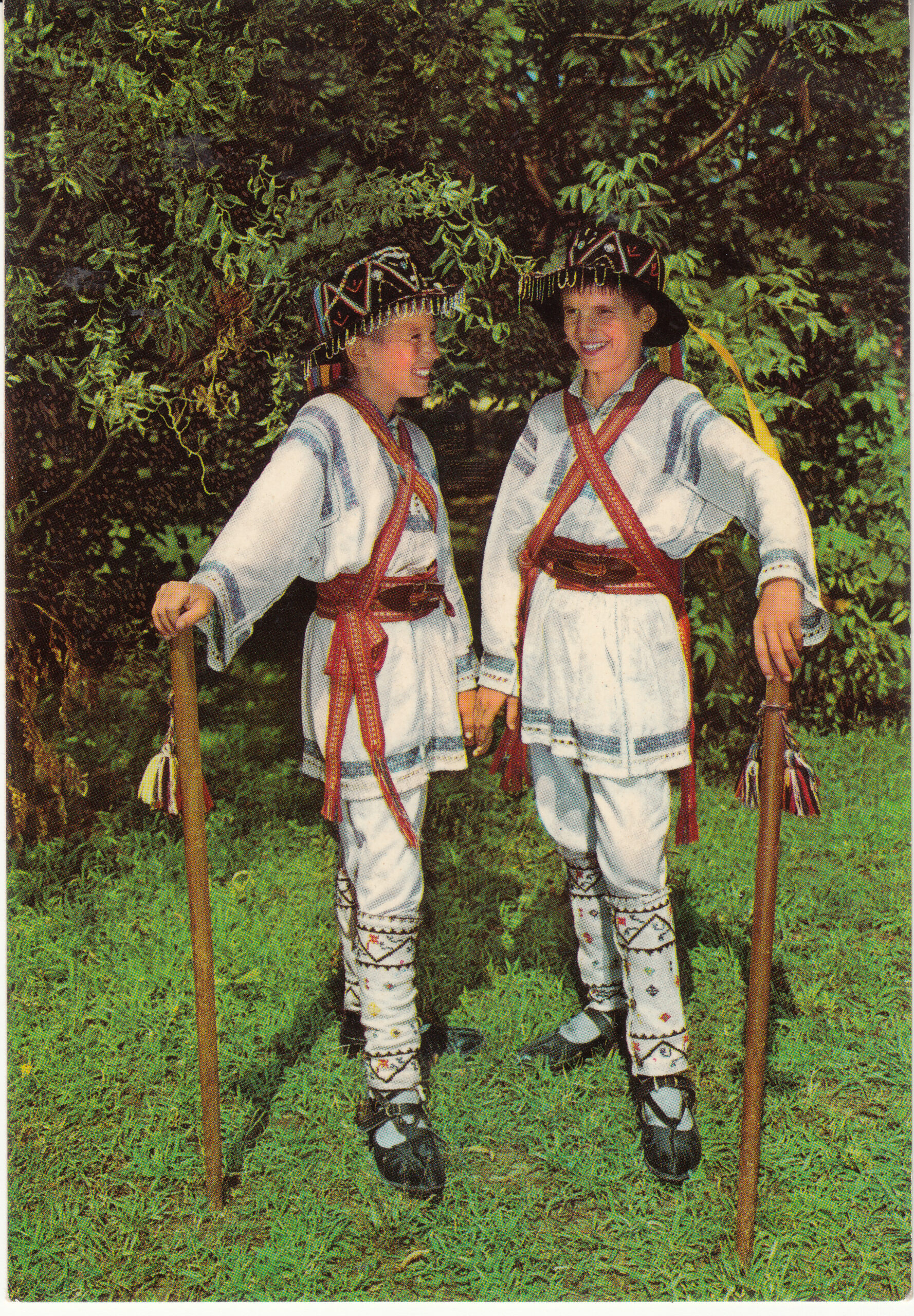 1.368- 8 Krüger Postcard Romania Folk costume ET